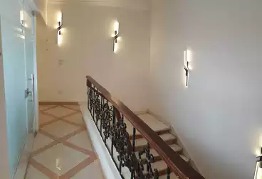 Administrative For rent - 4 rooms - floor 3