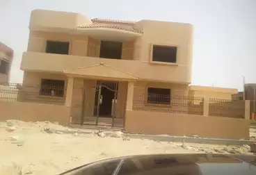 فيلا منفصلة للبيع - 6 غرف