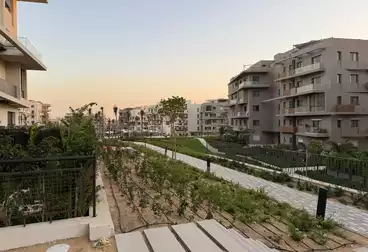 Apartment with Garden For sale - 3 rooms - floor 0