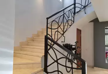 Villas For sale - 5 rooms