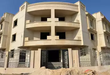 شقق للبيع - 3 غرف - بالدور 1
