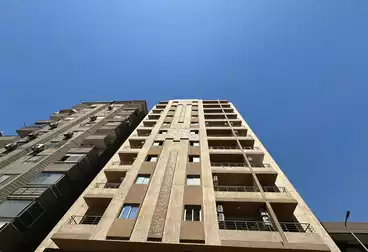 شقق للبيع - 3 غرف - بالدور 1