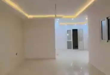 شقة بحديقة للإيجار - 2 غرف - بالدور 0