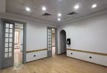 Administrative For rent - 3 rooms - floor 8