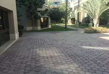 Apartment with Garden For sale - 4 rooms - floor 6
