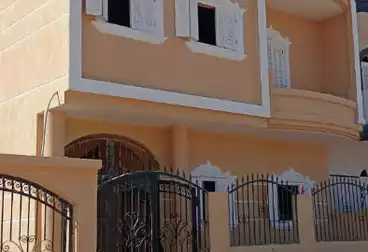 House / Home For sale - 4 rooms