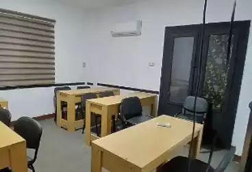 Room in Office For rent - floor 1