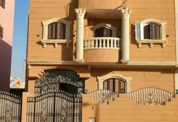 House / Home For sale - 4 rooms