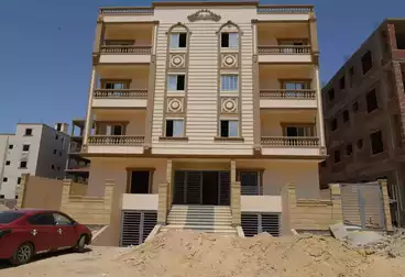 شقق للبيع - 3 غرف - بالدور 1