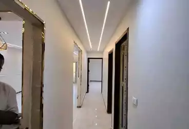 شقق للبيع - 3 غرف - بالدور 8