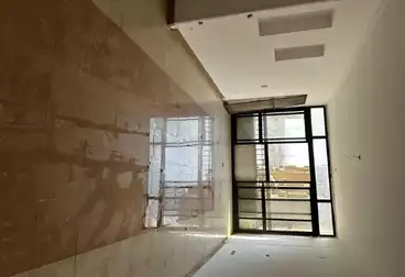 شقق للبيع - 3 غرف - بالدور 8