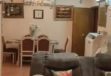 Apartments For sale - 2 rooms - floor 5