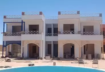 ستوديو بحديقة للبيع - 1 غرف - بالدور 0