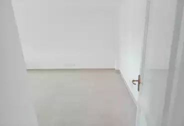 Apartments For sale - 2 rooms - floor 6