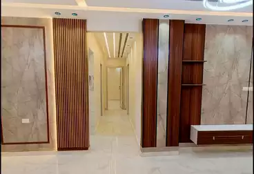 Apartments For sale - 3 rooms - floor 1