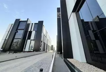 مبنى إداري للإيجار - بالدور 5