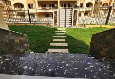 Apartment with Garden For sale - 3 rooms - floor 0