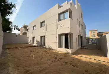 فلل للبيع - 8 غرف
