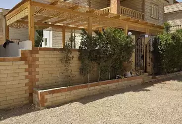 شاليه بحديقة للبيع - 3 غرف - بالدور 1