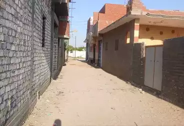 House / Home For sale - 5 rooms