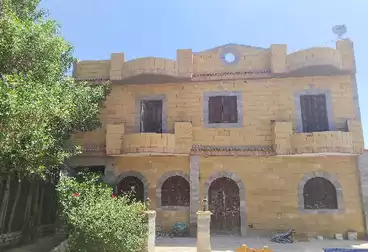 فيلا منفصلة للبيع - 5 غرف