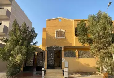 منزل / بيت للبيع - 4 غرف