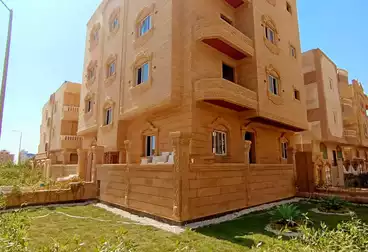 منزل / بيت للبيع - 12 غرف