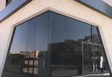 صيدليات للبيع