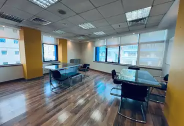 مبنى إداري للإيجار - 1 غرف