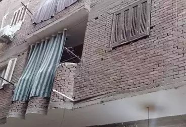 Building For sale - 6 rooms