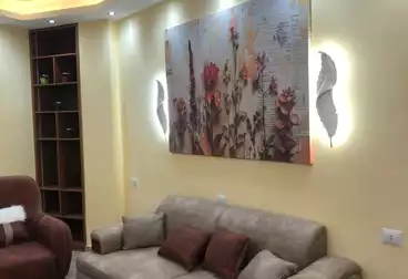 شقة بحديقة للإيجار - 3 غرف - بالدور 0