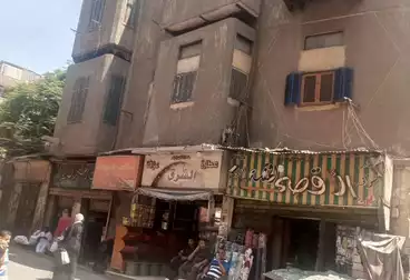 Building For sale - 4 rooms