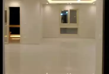 مكاتب للإيجار - 3 غرف - بالدور 3