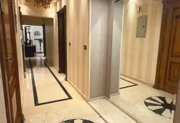 Apartments For sale - 4 rooms - floor 1