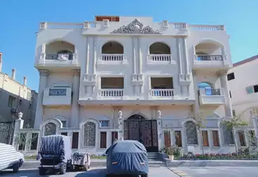 Apartment with Garden For sale - 4 rooms - floor 1