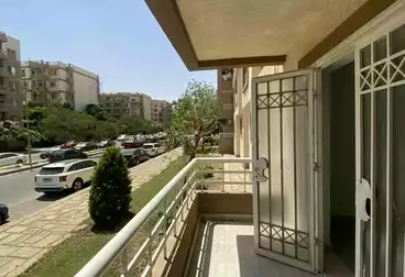 شقق للإيجار - 3 غرف - بالدور 0