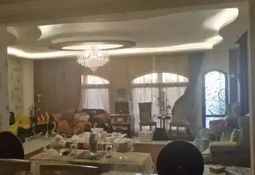 شقق للبيع - 3 غرف - بالدور 0