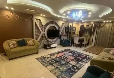 شقق مفروشة للبيع - 3 غرف - بالدور 8