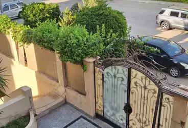 Apartments For sale - 7 rooms - floor 1