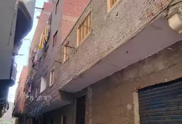 Building For sale - 4 rooms