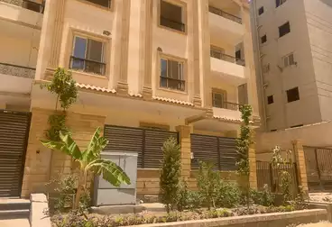 Apartment with Garden For sale - 3 rooms - floor 0
