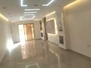 شقق للإيجار - 3 غرف - بالدور 5