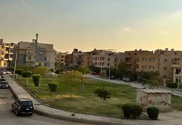 شقق للبيع - 3 غرف - بالدور 1