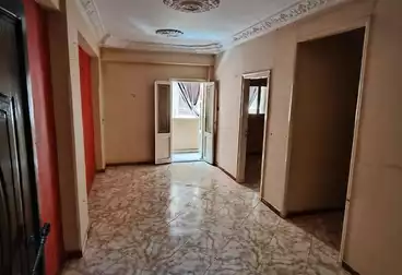 شقق للبيع - 3 غرف - بالدور 1