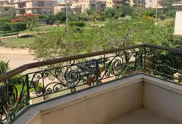 مكاتب للبيع - 1 غرف - بالدور 1
