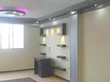 شقق للإيجار - 2 غرف - بالدور 12