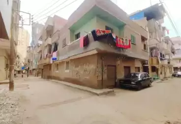 Building For sale - 6 rooms