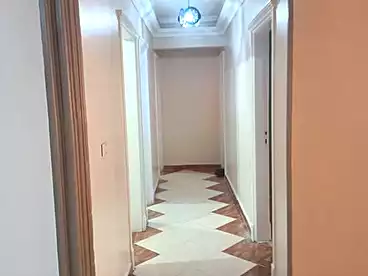 شقق للبيع - 3 غرف - بالدور 8