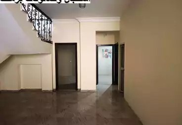 مكاتب للإيجار - 4 غرف - بالدور 2