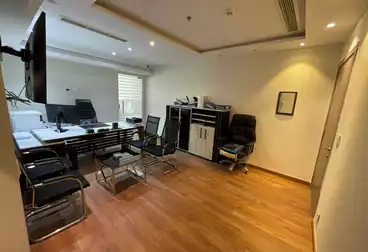 إداري للإيجار - 3 غرف - بالدور 4